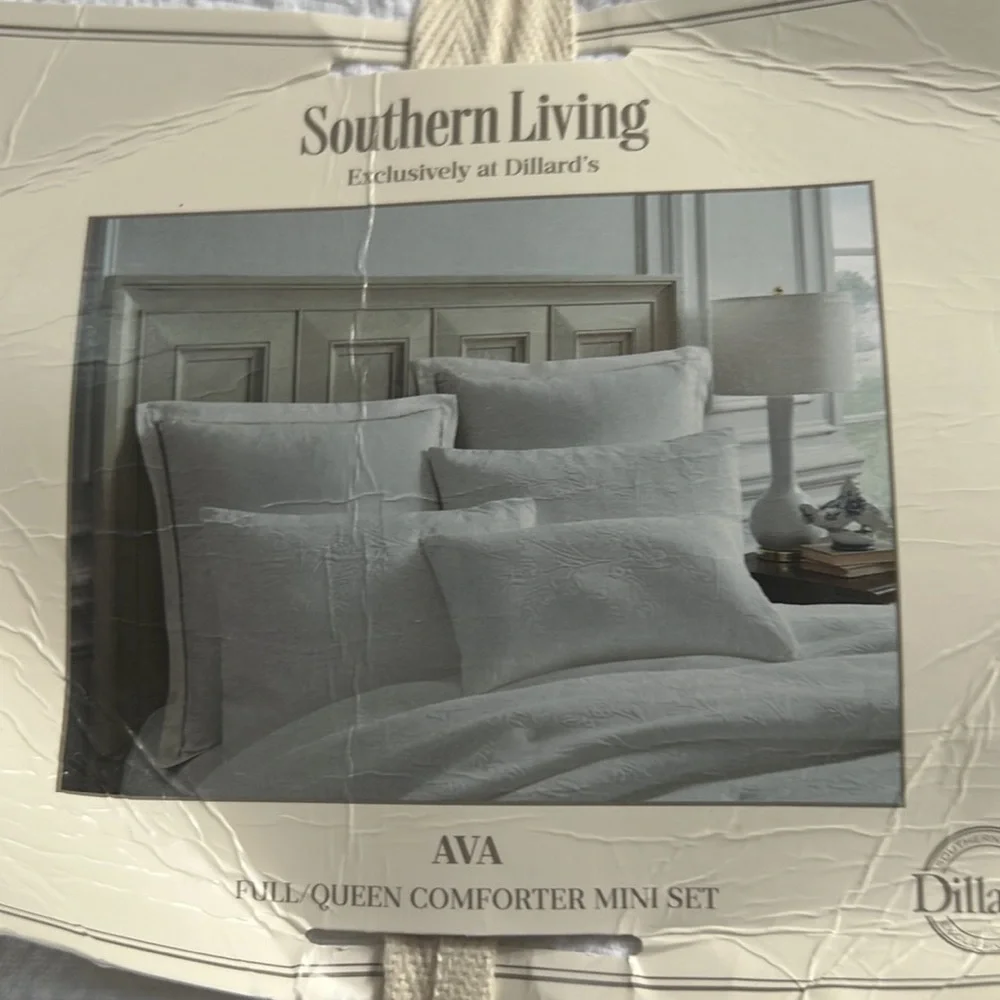 Southern Living Ava Floral Jacquard Comforter Mini Set